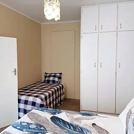 Guest Room And Apartment Johannesburg Exterior photo
