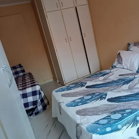 Guest Room And Apartment Johannesburg Exterior photo